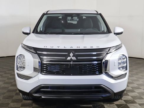 New 2026 Mitsubishi Outlander ES image 12