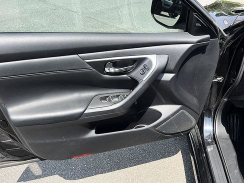 Used 2018 Nissan Altima 2.5 SL FWD image 19