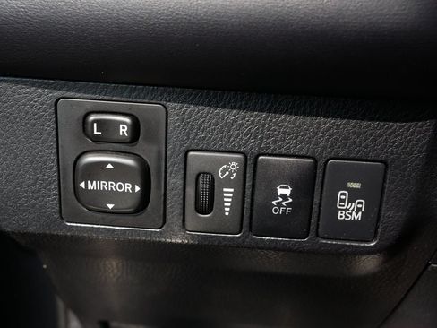 Used 2013 Toyota RAV4 Limited AWD/4WD image 29
