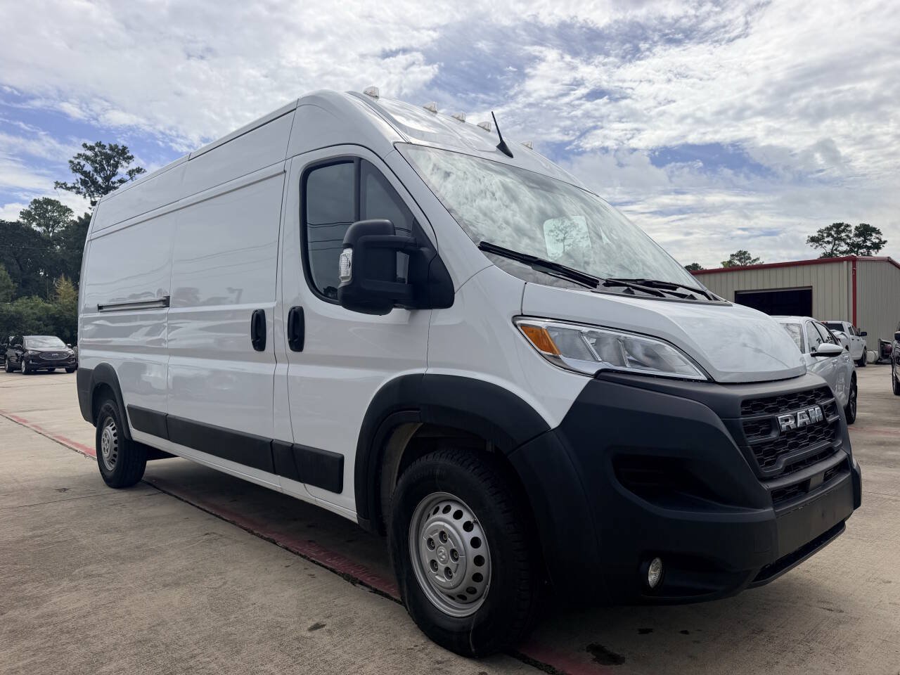Used 2025 RAM ProMaster 2500 w/ Convenience Group FWD image 9