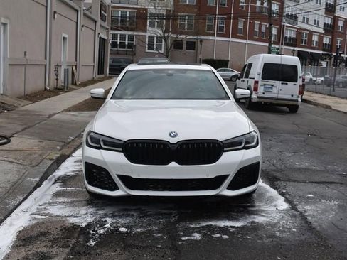 Used 2025 BMW 530i xDrive AWD/4WD image 3