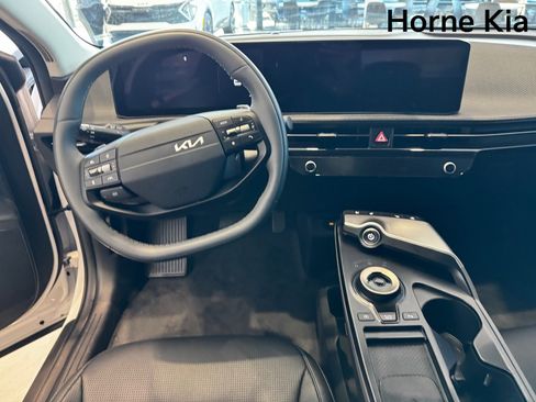 New 2025 Kia EV6 Wind image 13