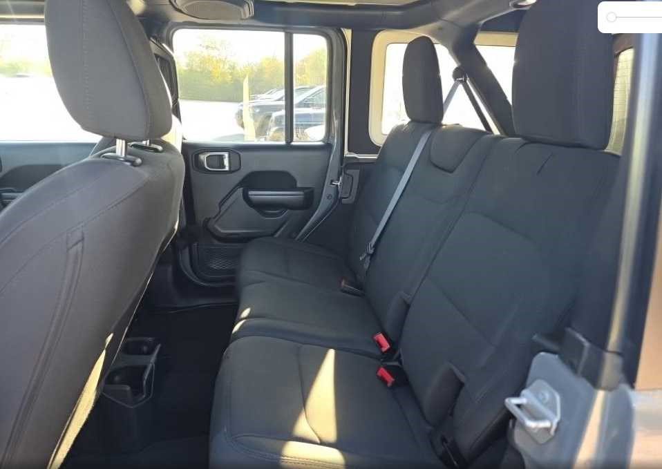 Used 2021 Jeep Wrangler Unlimited Sport AWD/4WD image 9