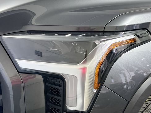 New 2026 Toyota Tundra SR5 w/ SR5 Convenience Package image 11