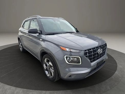 Used 2022 Hyundai Venue Limited w/ Cargo Package image 3