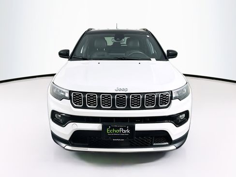 Used 2025 Jeep Compass Limited image 2