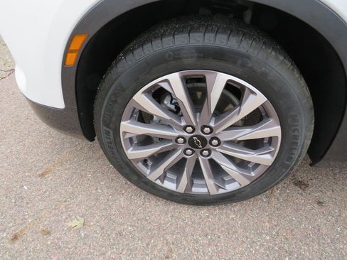 Used 2025 Chevrolet Blazer Premier w/ Driver Confidence II Package image 2