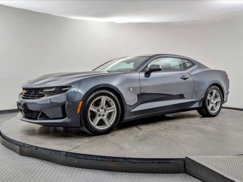 Used 2023 Chevrolet Camaro LT image 2