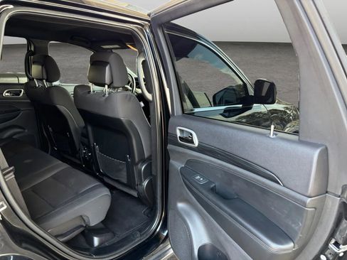 Used 2020 Jeep Grand Cherokee Laredo image 40