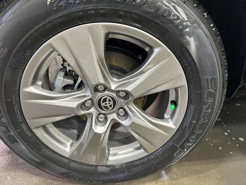 Used 2024 Toyota RAV4 XLE image 24