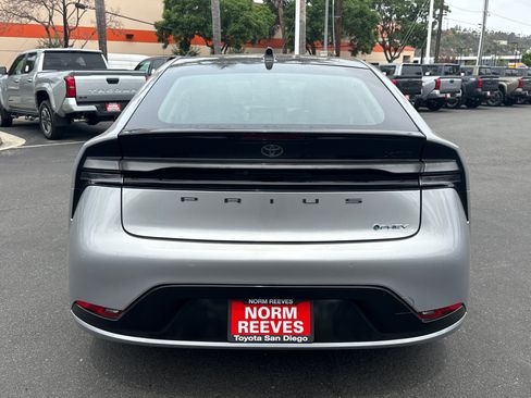 New 2026 Toyota Prius Plug-In Hybrid FWD image 10