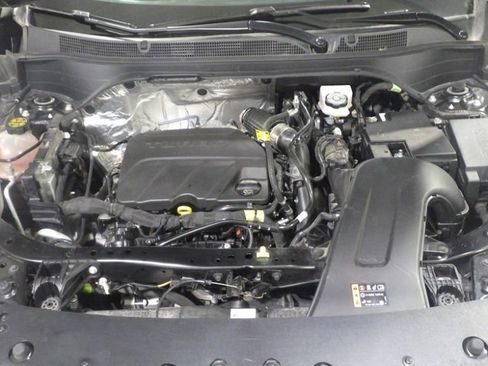 Used 2025 Chevrolet Trax RS w/ Sunroof Package image 11