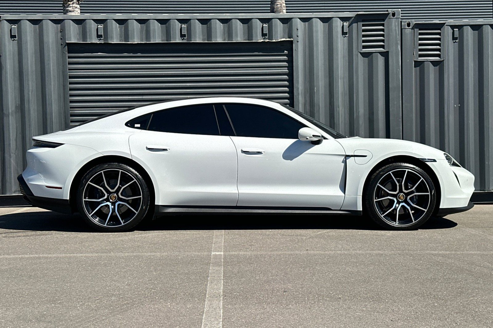 Certified 2023 Porsche Taycan w/ Premium Package RWD image 9