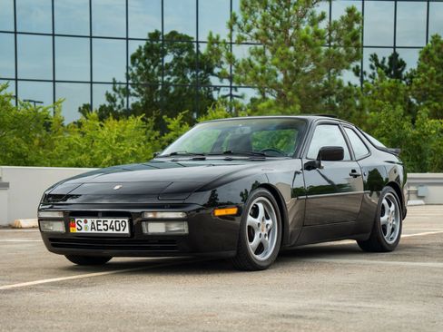 Used 1988 Porsche 944 Turbo RWD image 4