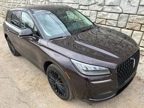 Used 2023 Lincoln Corsair AWD w/ Equipment Group 101A image 7