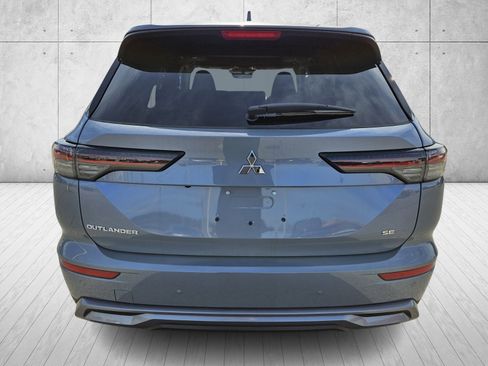 New 2026 Mitsubishi Outlander FWD image 6