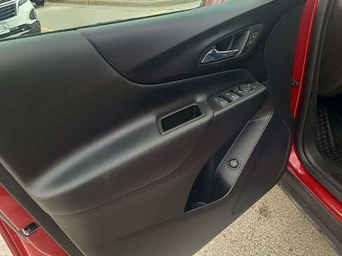Used 2023 Chevrolet Equinox LT image 11