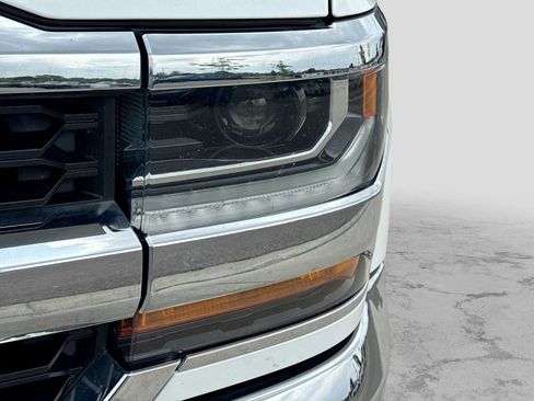 Used 2017 Chevrolet Silverado 1500 LT w/ All Star Edition AWD/4WD image 10