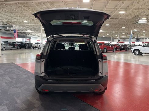Used 2023 Nissan Rogue SV AWD/4WD image 18