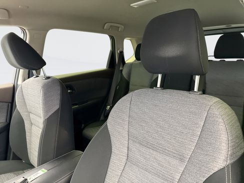 Used 2023 Nissan Rogue SV image 10