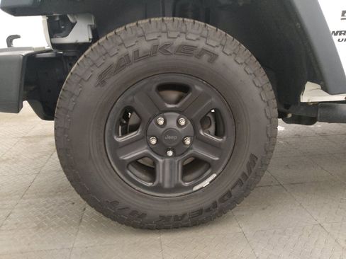 Used 2017 Jeep Wrangler Unlimited Sport AWD/4WD image 31