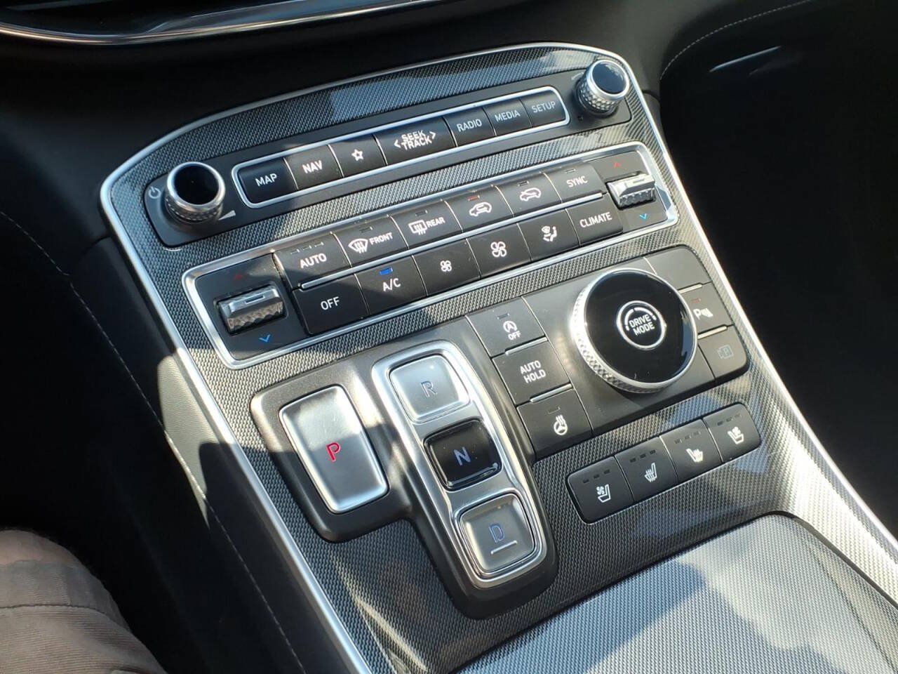Used 2022 Hyundai Santa Fe Limited FWD image 18