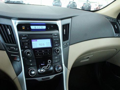 Used 2013 Hyundai Sonata GLS image 25