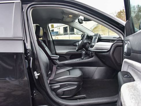 Certified 2022 Jeep Compass Latitude image 9