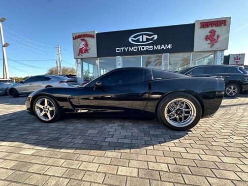 Used 2010 Chevrolet Corvette Coupe w/ 1LT image 5