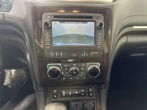 Used 2017 Chevrolet Traverse Premier FWD image 28