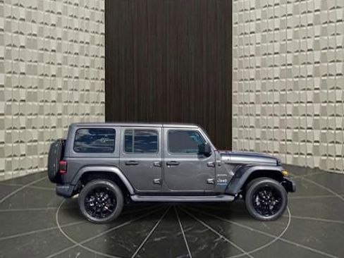 Certified 2021 Jeep Wrangler Unlimited Sahara w/ Cold Weather Group AWD/4WD image 3