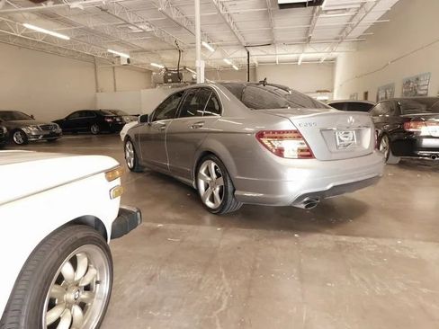 Used 2014 Mercedes-Benz C 250 Sedan w/ Multimedia Package image 4