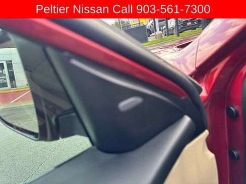 Used 2016 Nissan Rogue SL w/ SL Premium Package FWD image 11