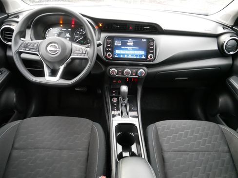 Certified 2024 Nissan Kicks SV image 10