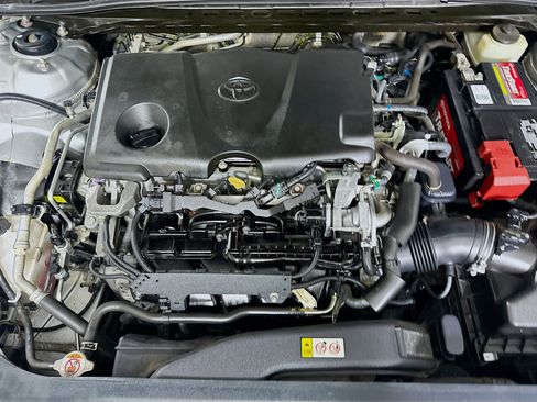 Used 2018 Toyota Camry LE image 30