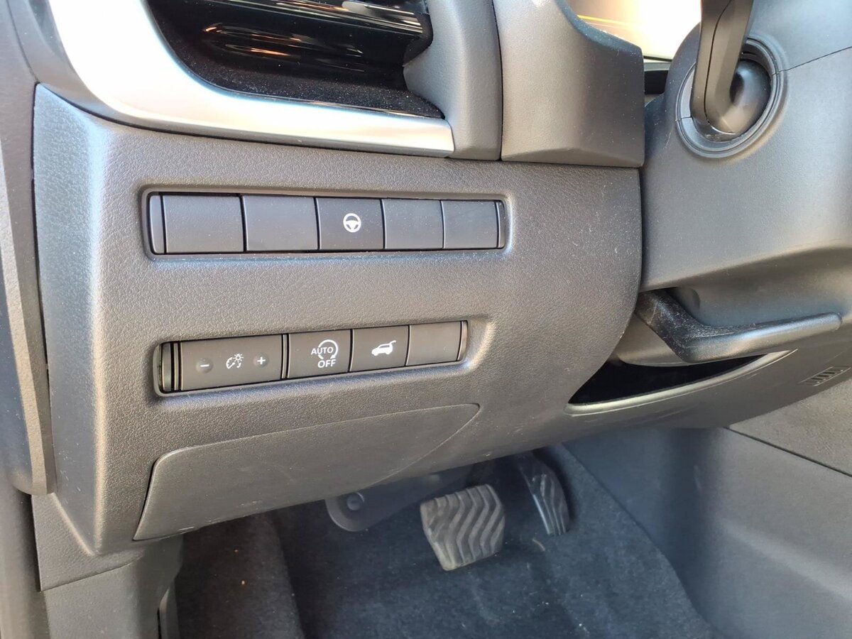 Used 2024 Nissan Rogue SL AWD/4WD image 24