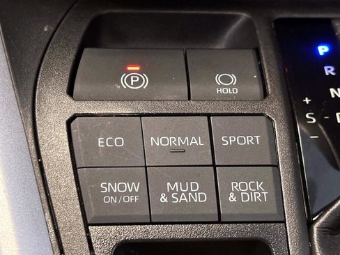 Used 2023 Toyota RAV4 LE AWD/4WD image 24