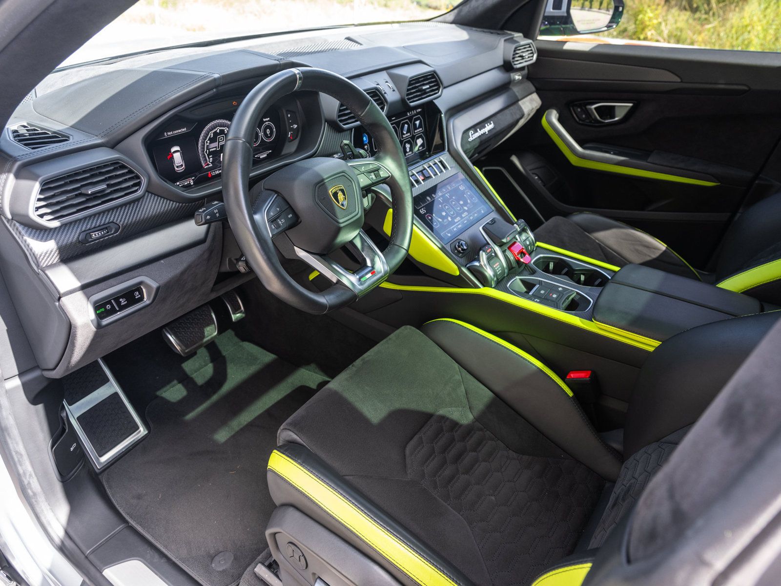 Used 2021 Lamborghini Urus AWD/4WD image 18