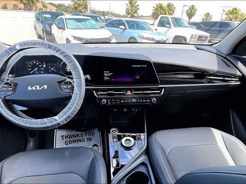 Certified 2024 Kia Niro Wind FWD image 11