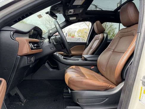 Used 2023 Lincoln Aviator Reserve w/ Equipment Group 201A AWD/4WD image 8
