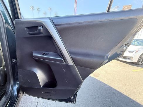 Used 2018 Toyota RAV4 LE image 12