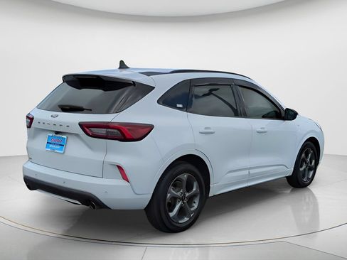 Used 2023 Ford Escape ST-Line w/ Tech Pack #1 FWD image 9