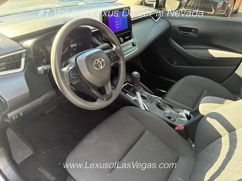 Used 2024 Toyota Corolla LE w/ LE Convenience Package FWD image 4