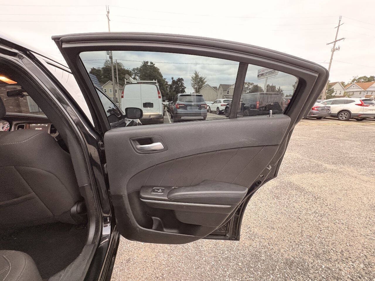 Used 2023 Dodge Charger SXT RWD image 17