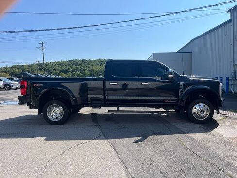 Used 2024 Ford F450 Platinum w/ FX4 Off-Road Package AWD/4WD image 4