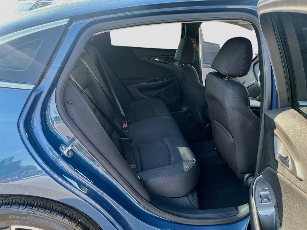 Used 2024 Chevrolet Malibu RS FWD image 24