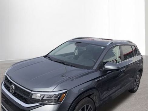 Used 2022 Volkswagen Taos SE image 13