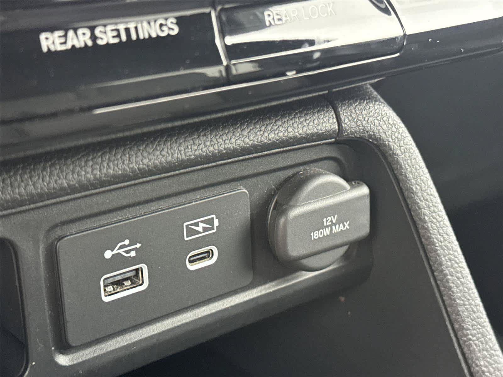 Used 2025 Honda Pilot TrailSport image 24