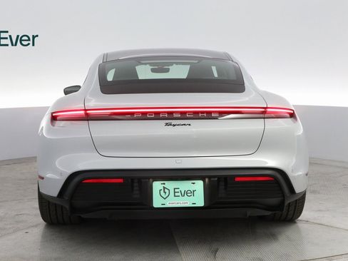 Used 2022 Porsche Taycan image 13