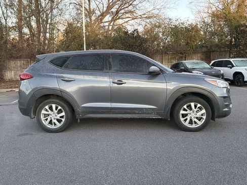Used 2021 Hyundai Tucson SE image 2